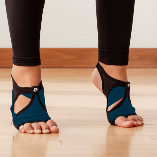 PigaOne™ – Performance grip socks with arch support, built for sport,