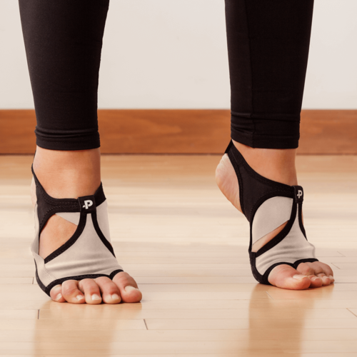 PigaOne™ – Performance grip socks with arch support, built for sport,