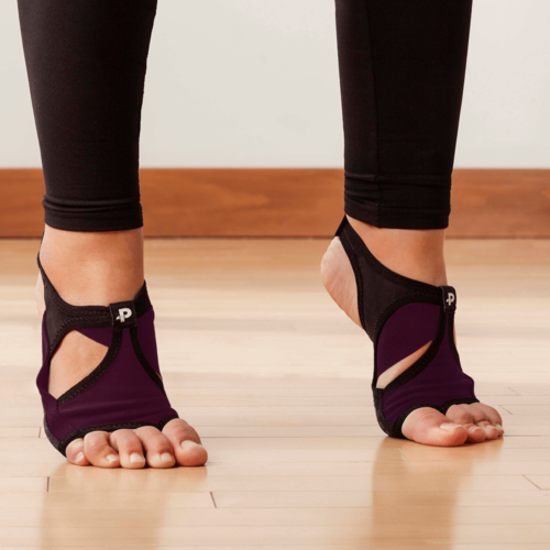 PigaOne™ – Performance grip socks with arch support, built for sport,
